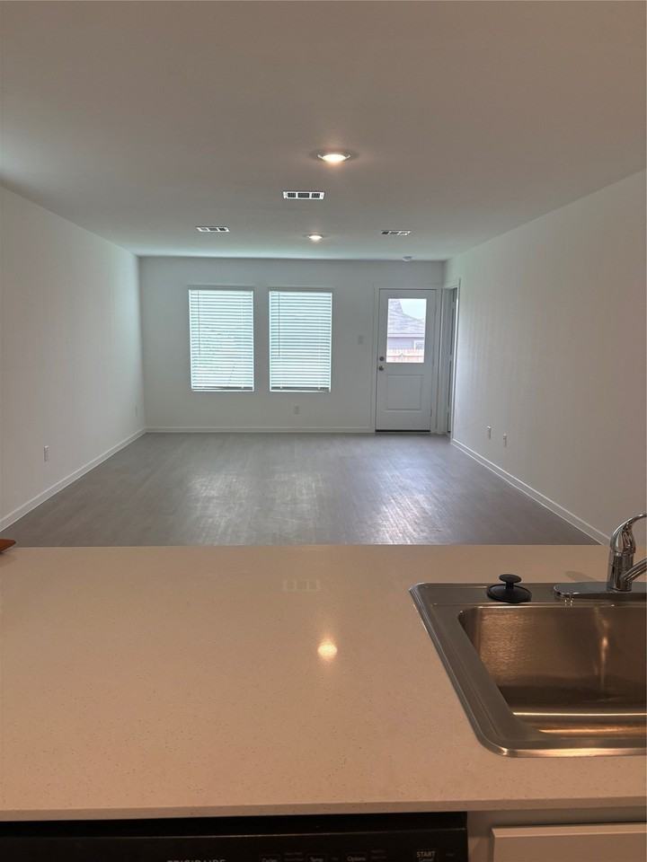 1325 Little Flock Dr - Photo 3 of 12