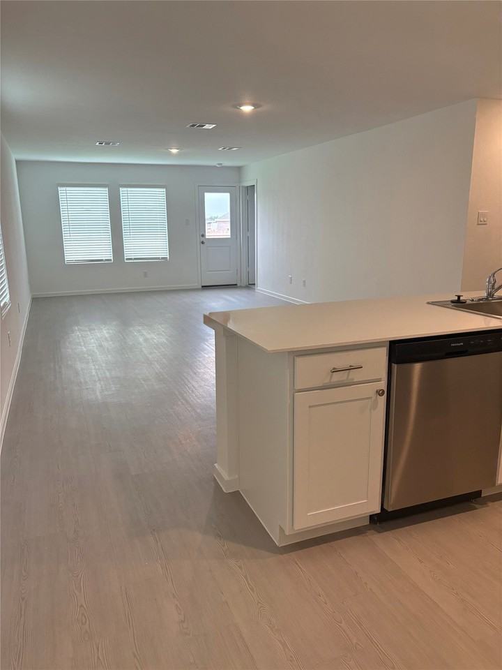 1325 Little Flock Dr - Photo 5 of 12