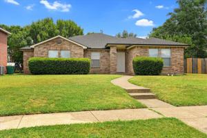featured image of 702 Lowe Dr