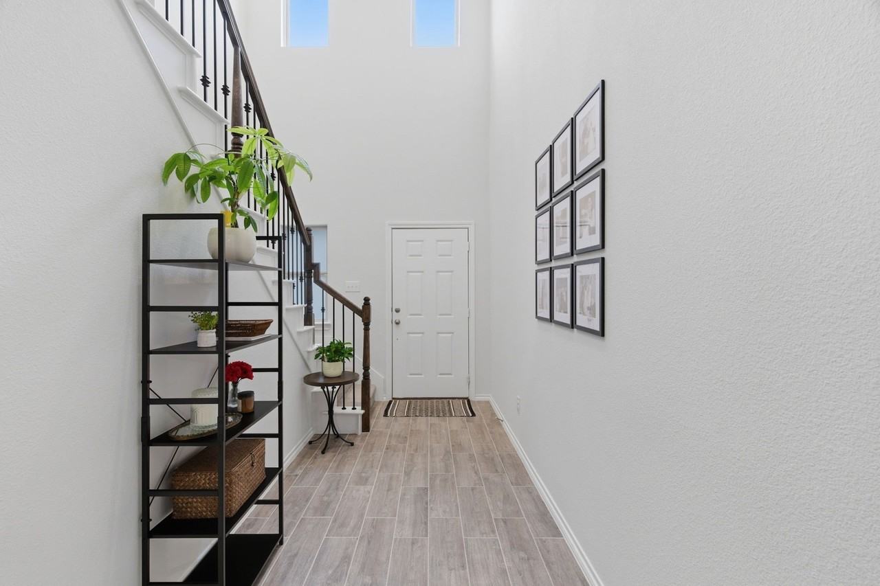 1017 King St - Photo 4 of 37
