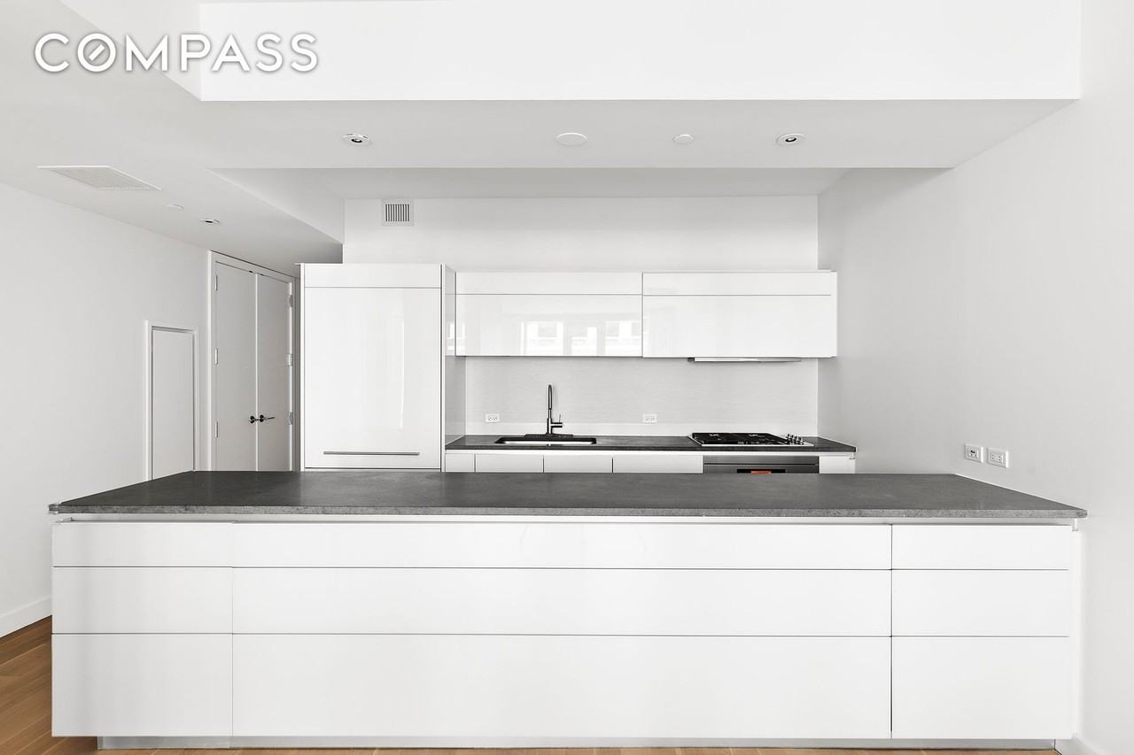 241 5th Ave #4B - Photo 4 of 11