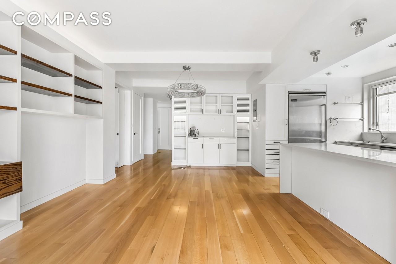20 E 68th St #11C - Photo 4 of 12