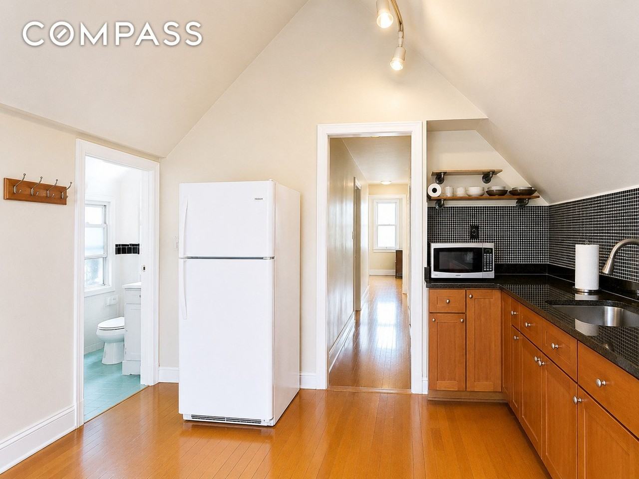 324 E 5th St #3 - Photo 4 of 10