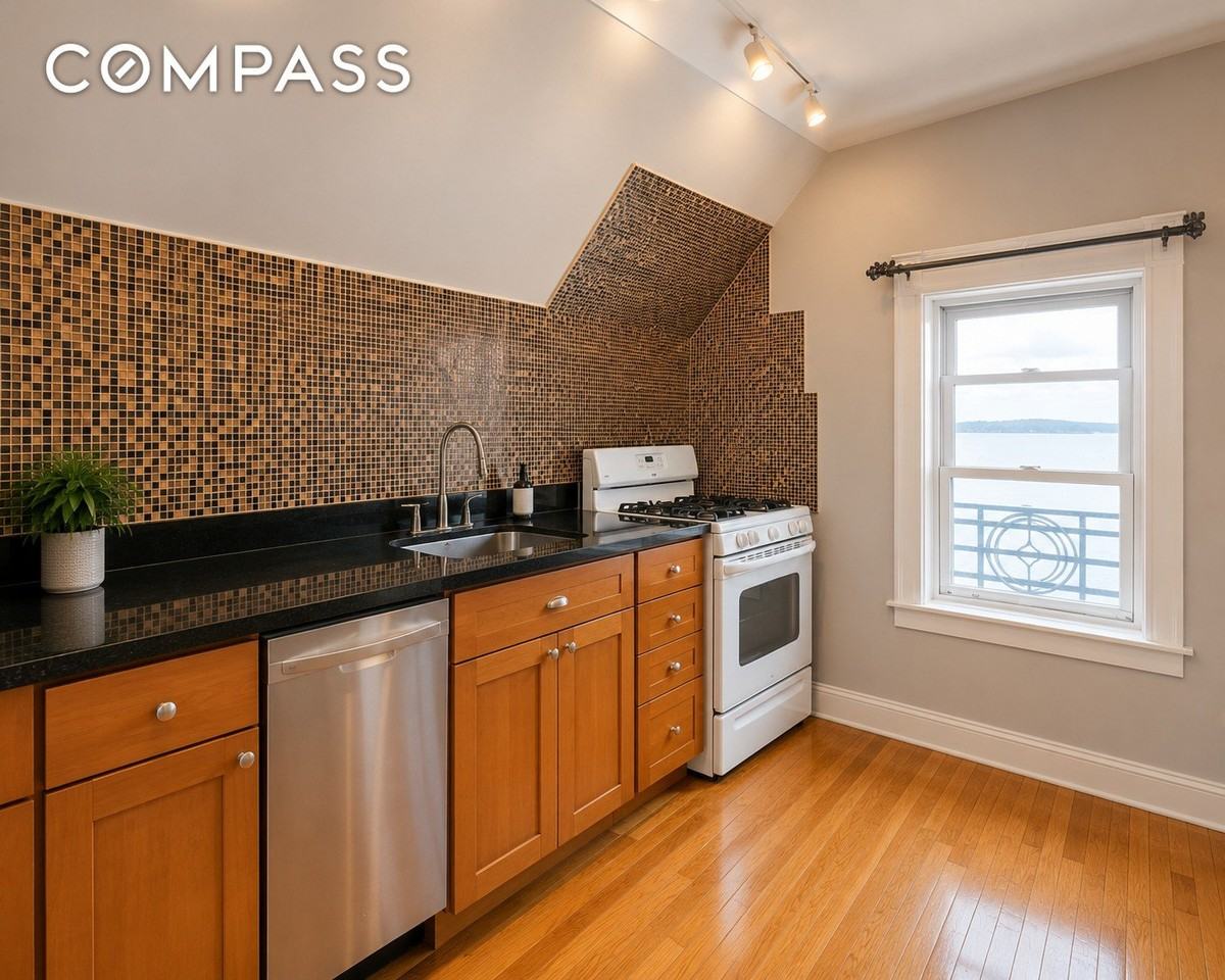 324 E 5th St #3 - Photo 6 of 10