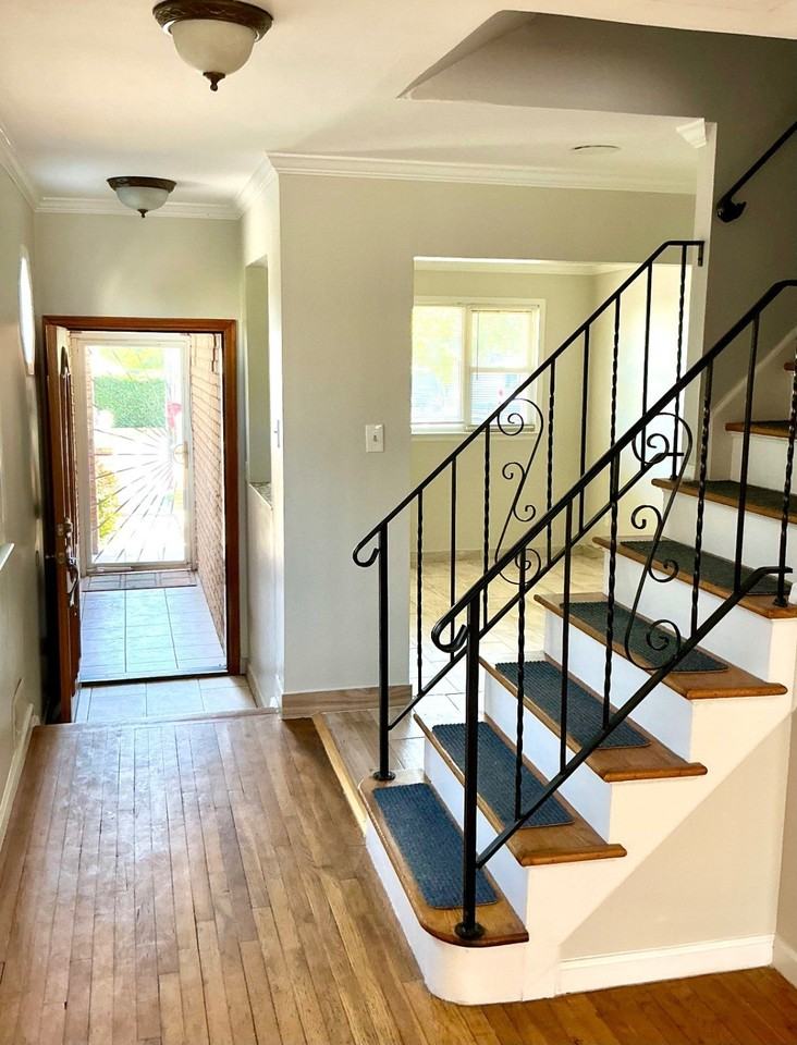 300 Jefferson Ave #1 - Photo 3 of 17