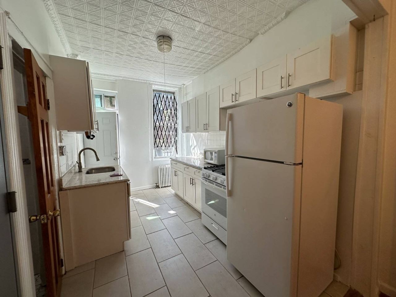 223 Van Brunt St #1R - Photo 2 of 11