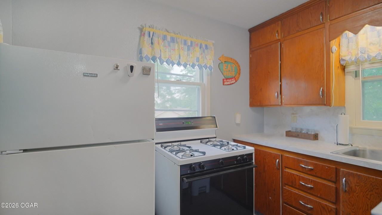 603 S Ozark Ave - Photo 6 of 8