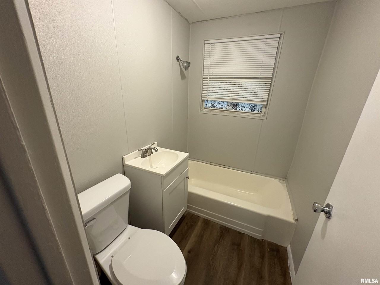 110 Oakdale St - Photo 6 of 6