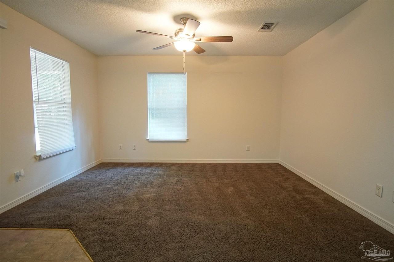 4121 Woodfin Cir - Photo 4 of 15