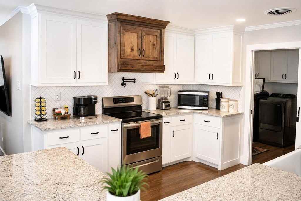 1616 W Dengar Ave - Photo 7 of 20