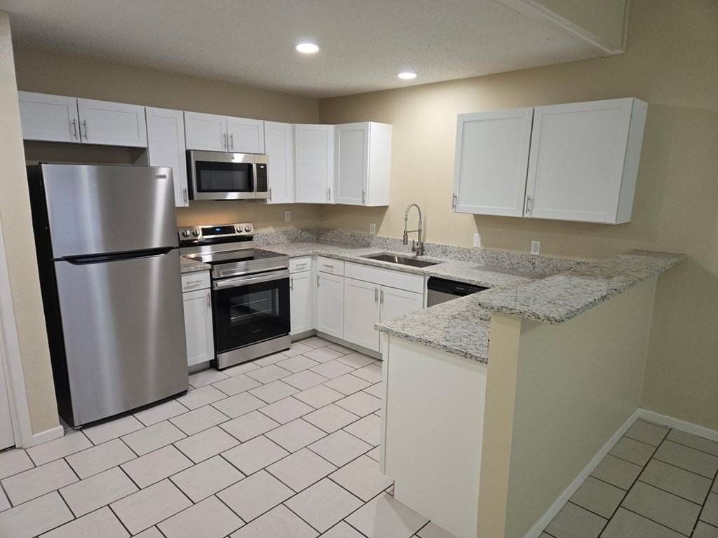 123 N Glenwood Dr #B - Photo 5 of 17