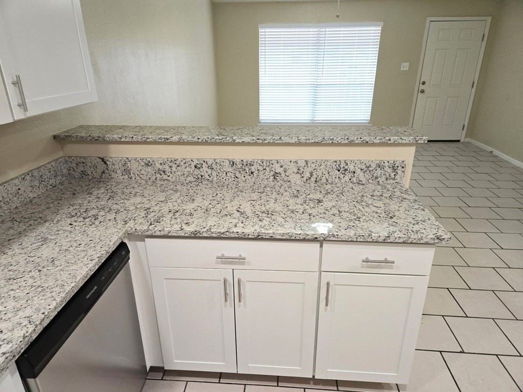 123 N Glenwood Dr #B - Photo 7 of 17