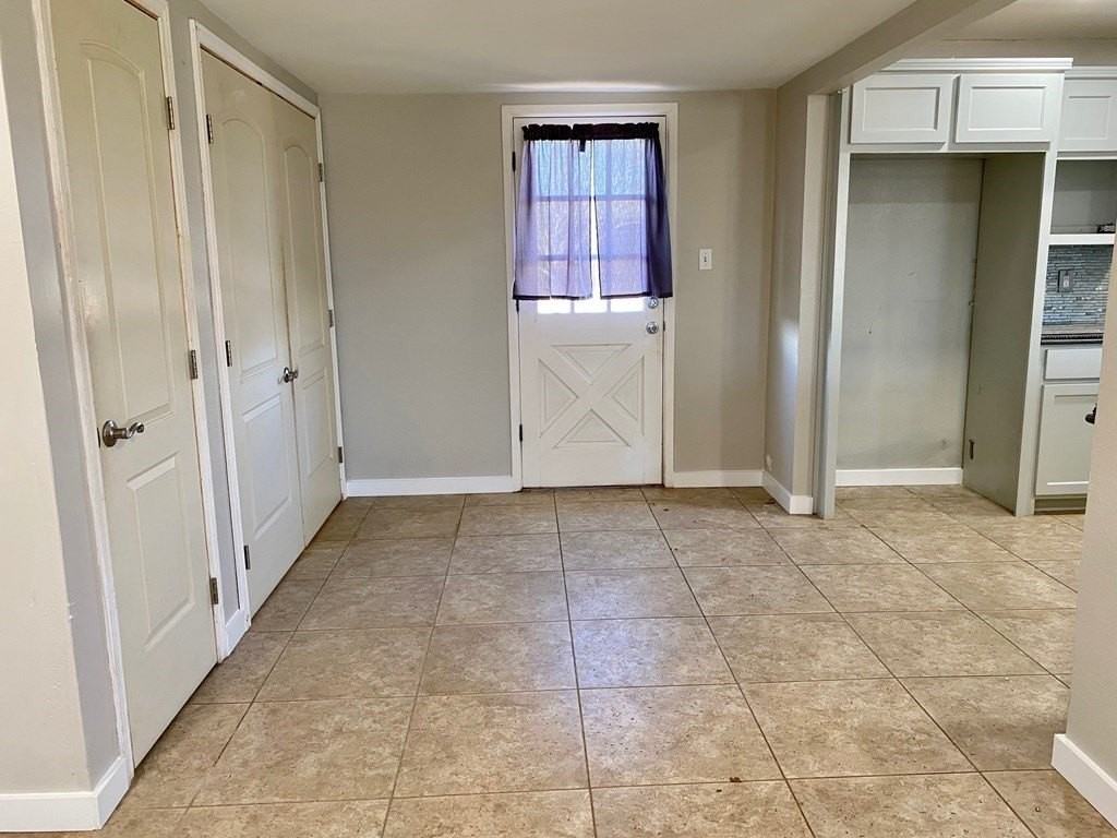 3906 Cedar Spring Dr - Photo 7 of 13