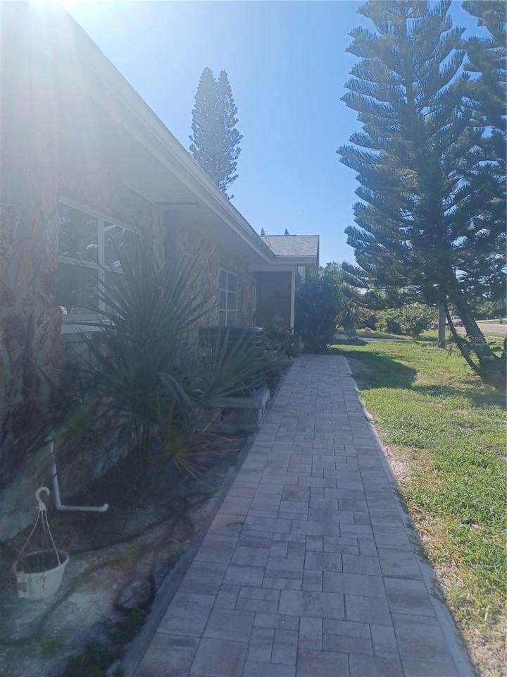 120 Causeway Blvd - Photo 2 of 25