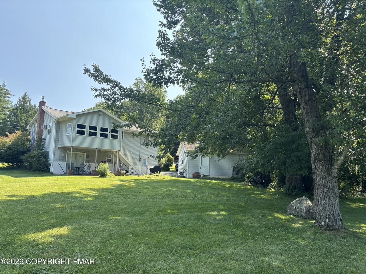 2639 Lakeshore Dr - Photo 5 of 32