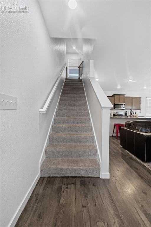 6977 Maidford Dr - Photo 6 of 22