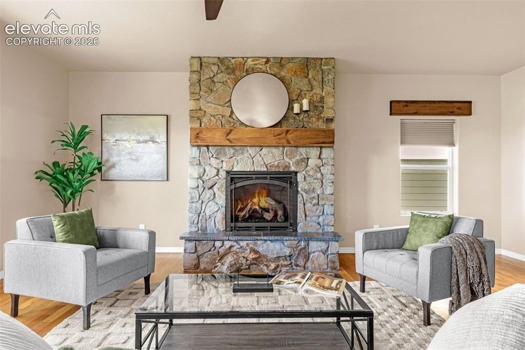 1364 Diamond Rim Dr - Photo 4 of 48