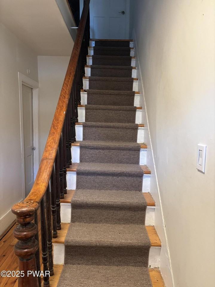 1410 West St #2 - Photo 2 of 11