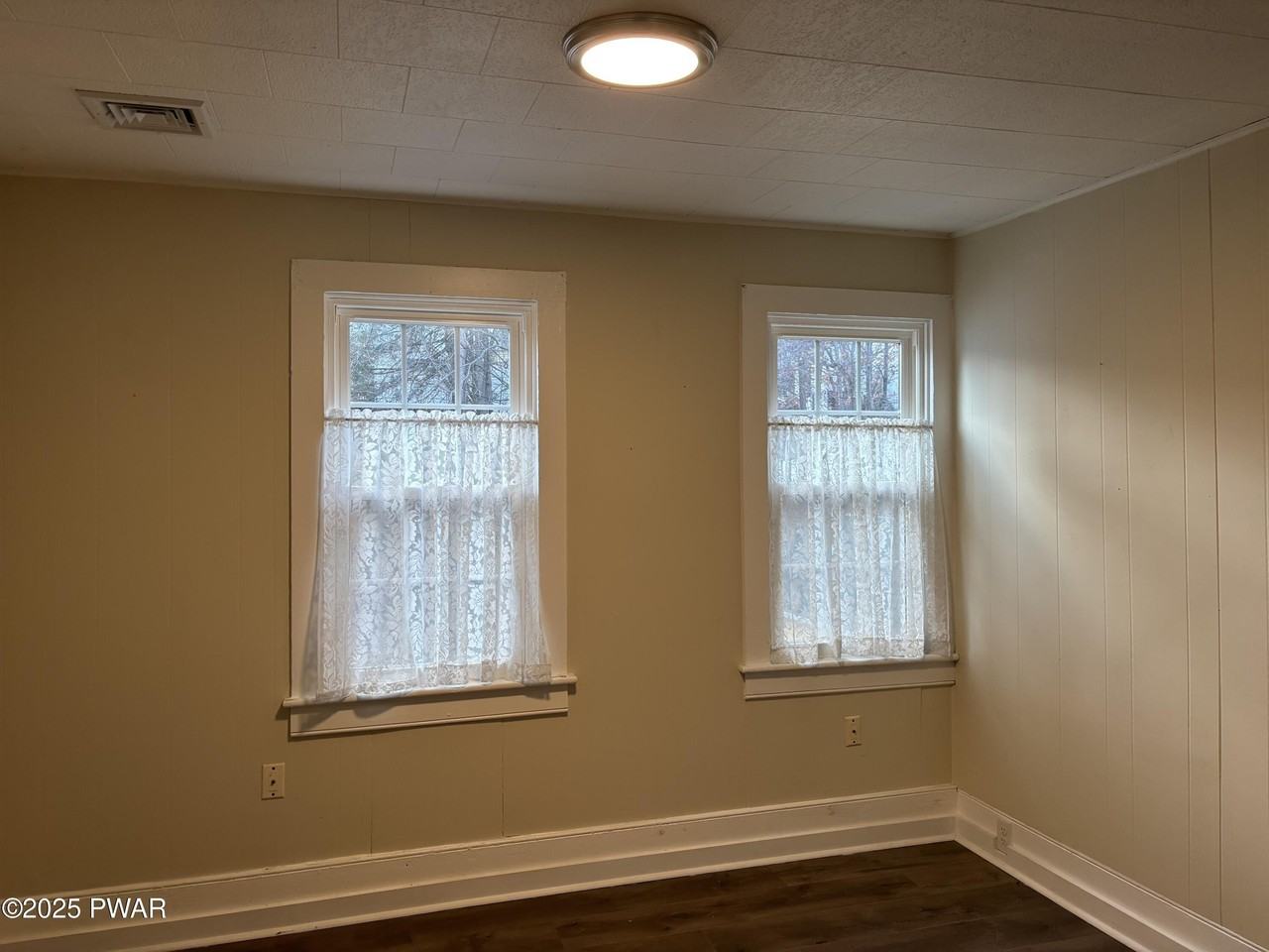 1410 West St #2 - Photo 3 of 11