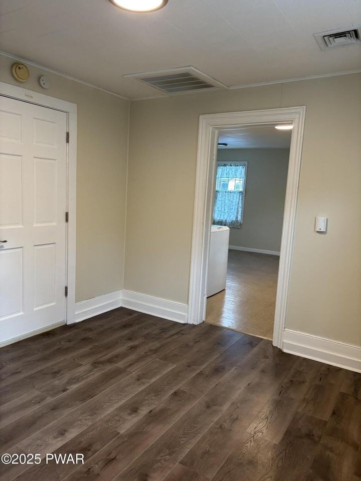1410 West St #2 - Photo 4 of 11