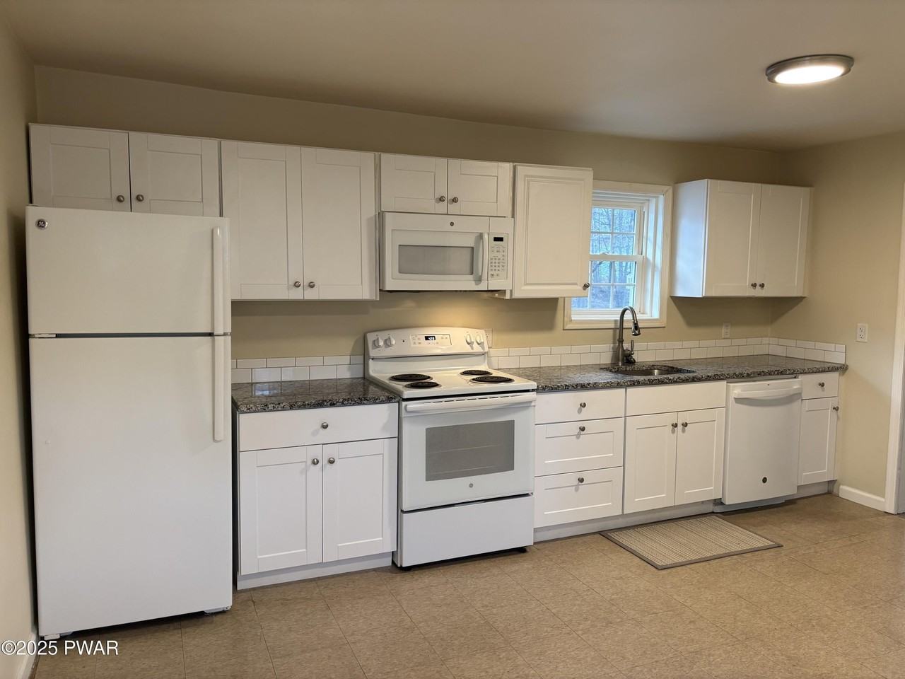 1410 West St #2 - Photo 5 of 11