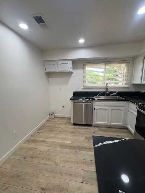 1508 Ashcroft Ave #1 - Photo 4 of 12
