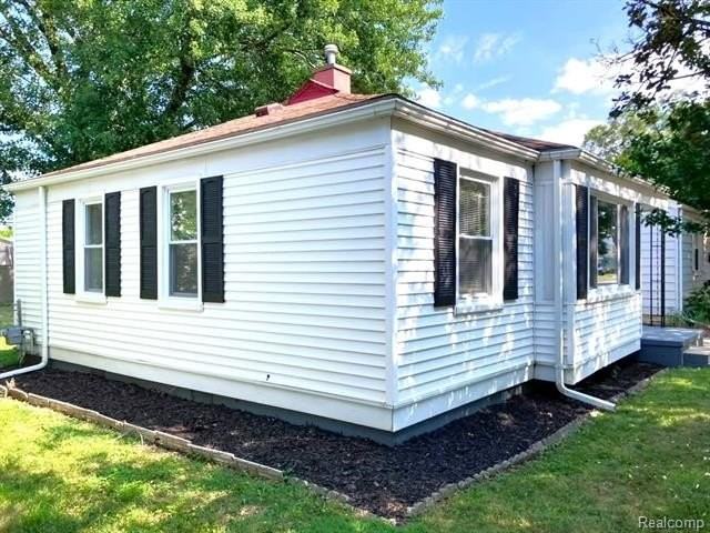2034 Martin Rd - Photo 3 of 18