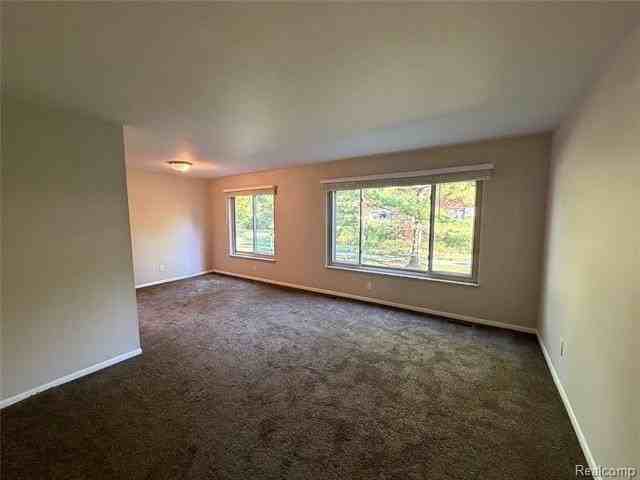 946 N Adams Rd #3 - Photo 3 of 20