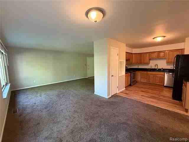 946 N Adams Rd #3 - Photo 4 of 20