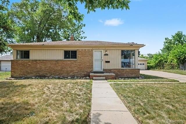22282 E Schafer St - Photo 2 of 16