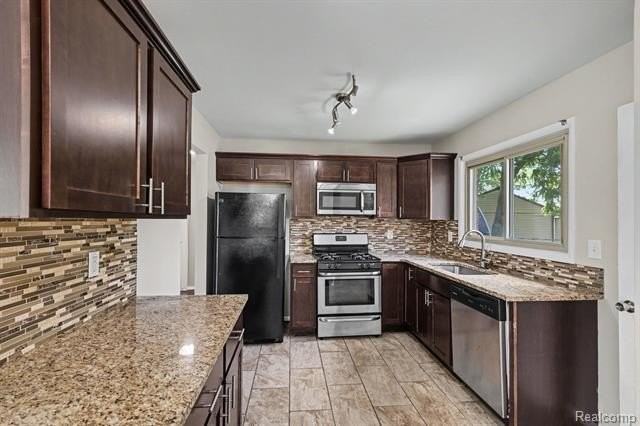 22282 E Schafer St - Photo 6 of 16