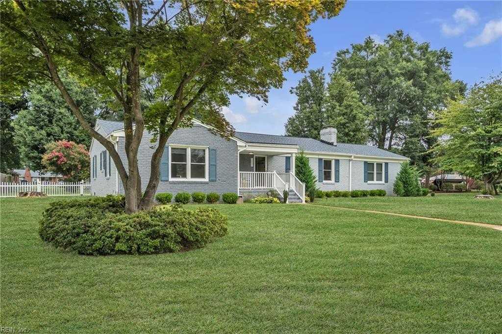 5800 Barberry Ln - Photo 4 of 48
