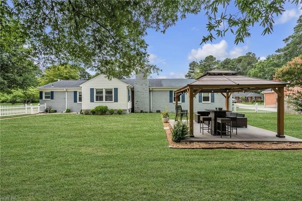 5800 Barberry Ln - Photo 6 of 48