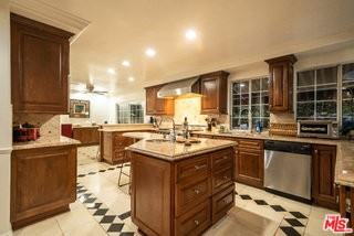 2461 Jupiter Dr - Photo 2 of 8