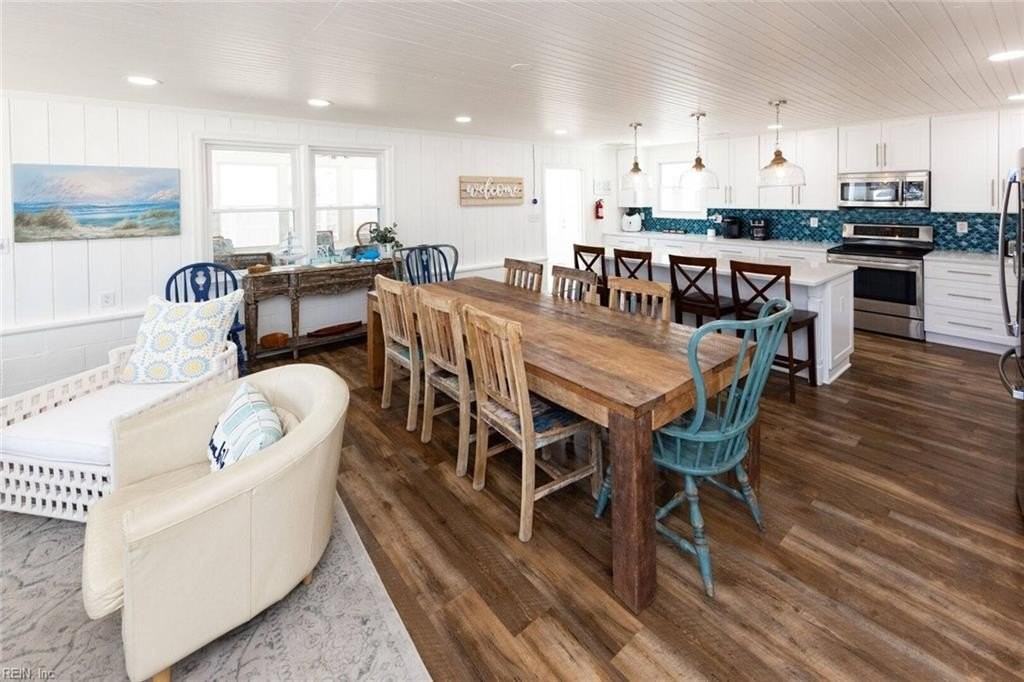 2761 Sandfiddler Rd - Photo 2 of 12