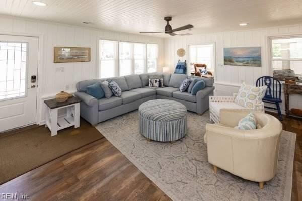 2761 Sandfiddler Rd - Photo 3 of 12