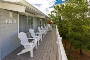 featured image of 2305 Sandfiddler Rd