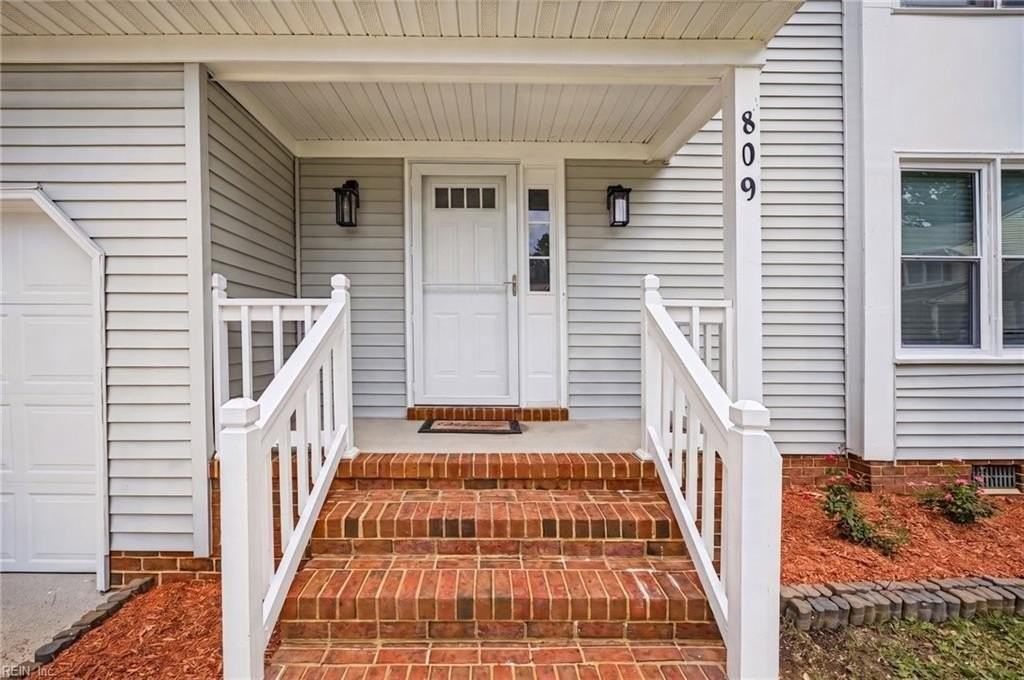 809 Bishop Ct - Photo 2 of 35