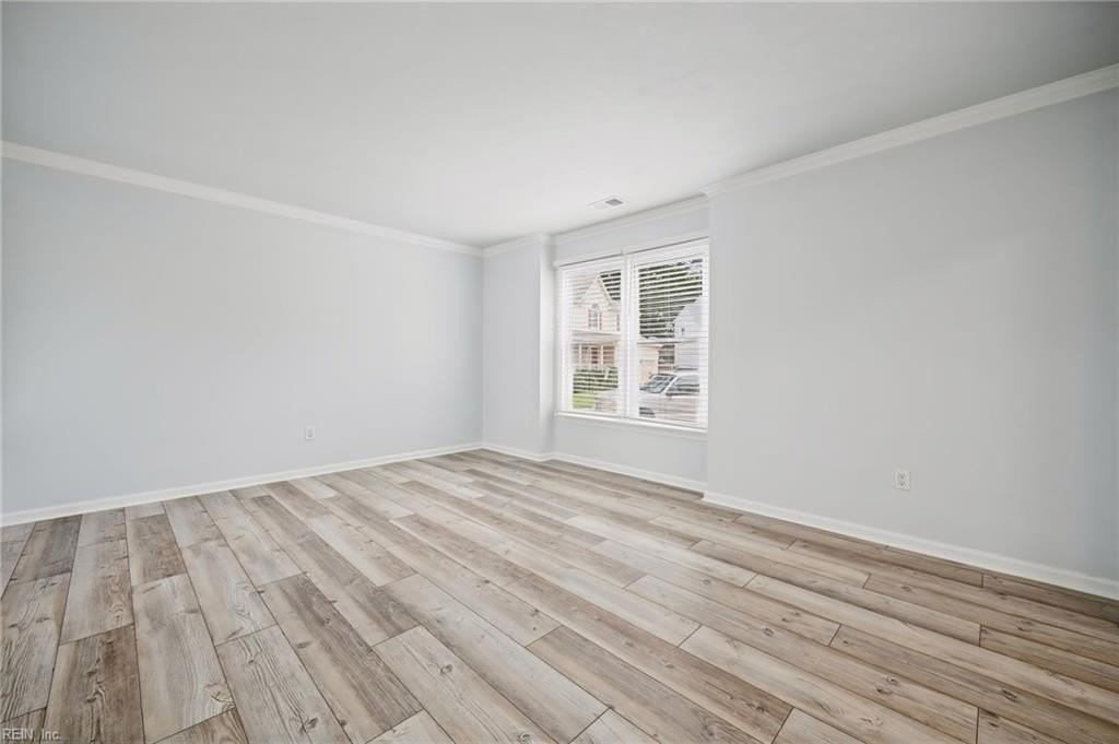 809 Bishop Ct - Photo 4 of 35