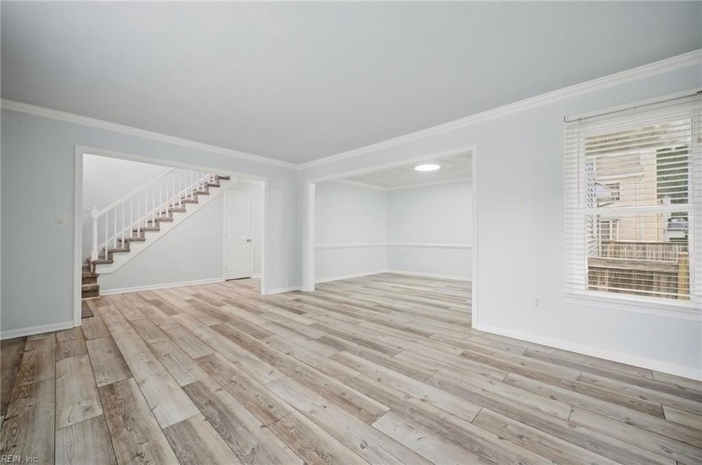 809 Bishop Ct - Photo 5 of 35