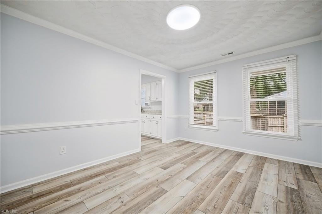 809 Bishop Ct - Photo 6 of 35