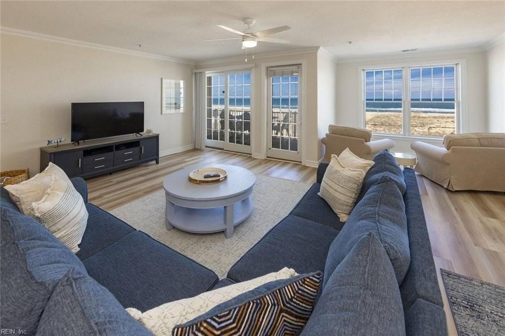 204 Sandbridge Rd #212 - Photo 4 of 17