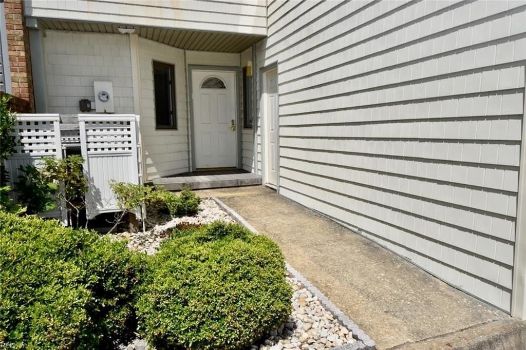 2407 Whaler Ct - Photo 2 of 38