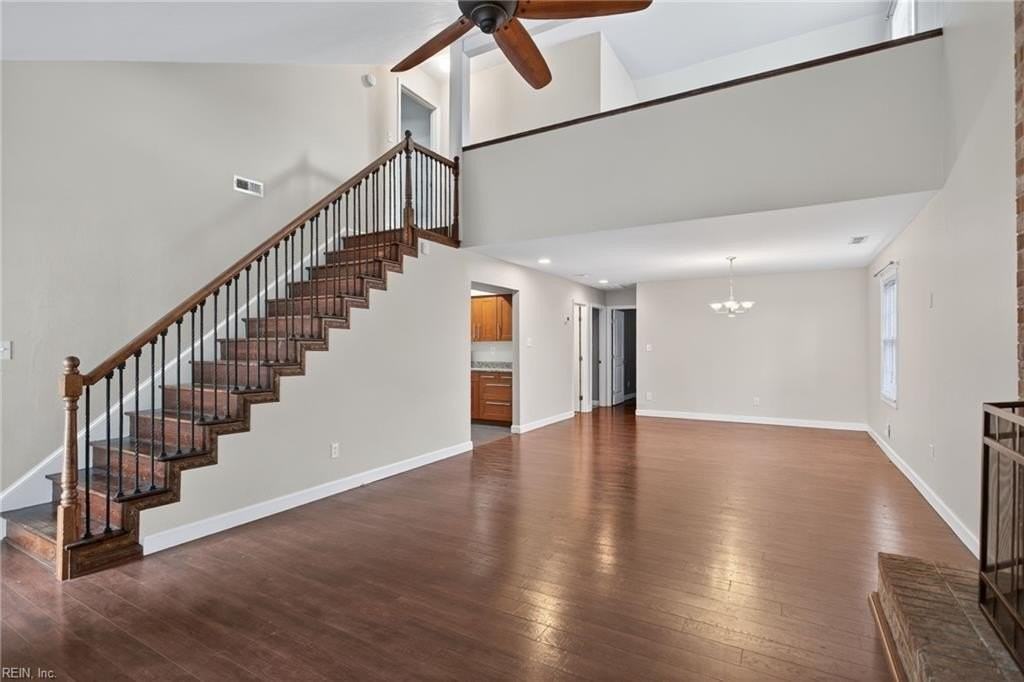 5677 Rushmere Dr - Photo 4 of 29