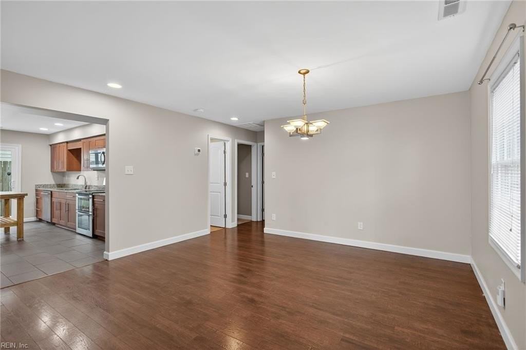 5677 Rushmere Dr - Photo 7 of 29