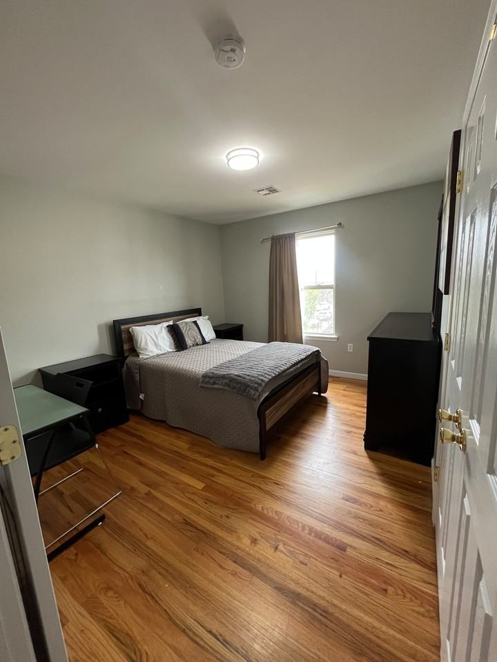 255 - 257 NJ Railroad Ave - Photo 5 of 15
