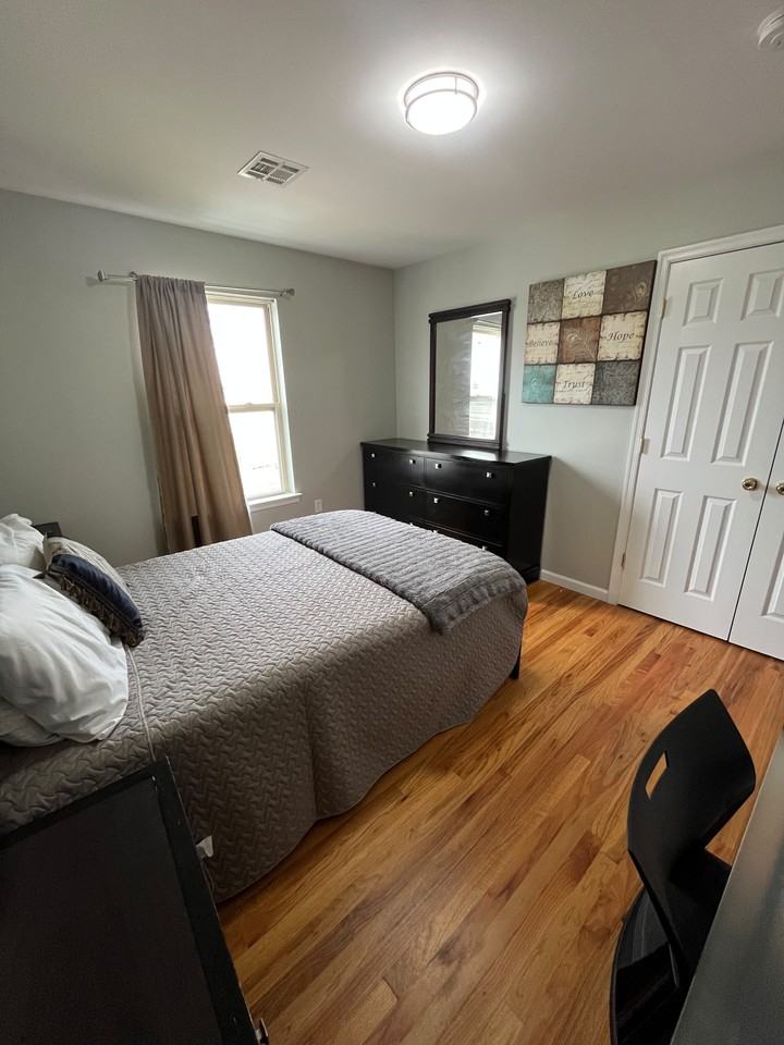 255 - 257 NJ Railroad Ave - Photo 6 of 15