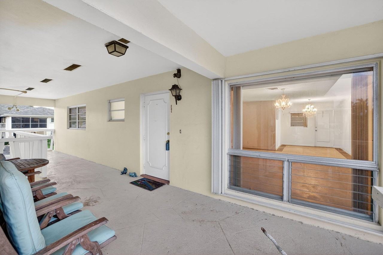 2755 Ne 28th Ave #E2 - Photo 4 of 50