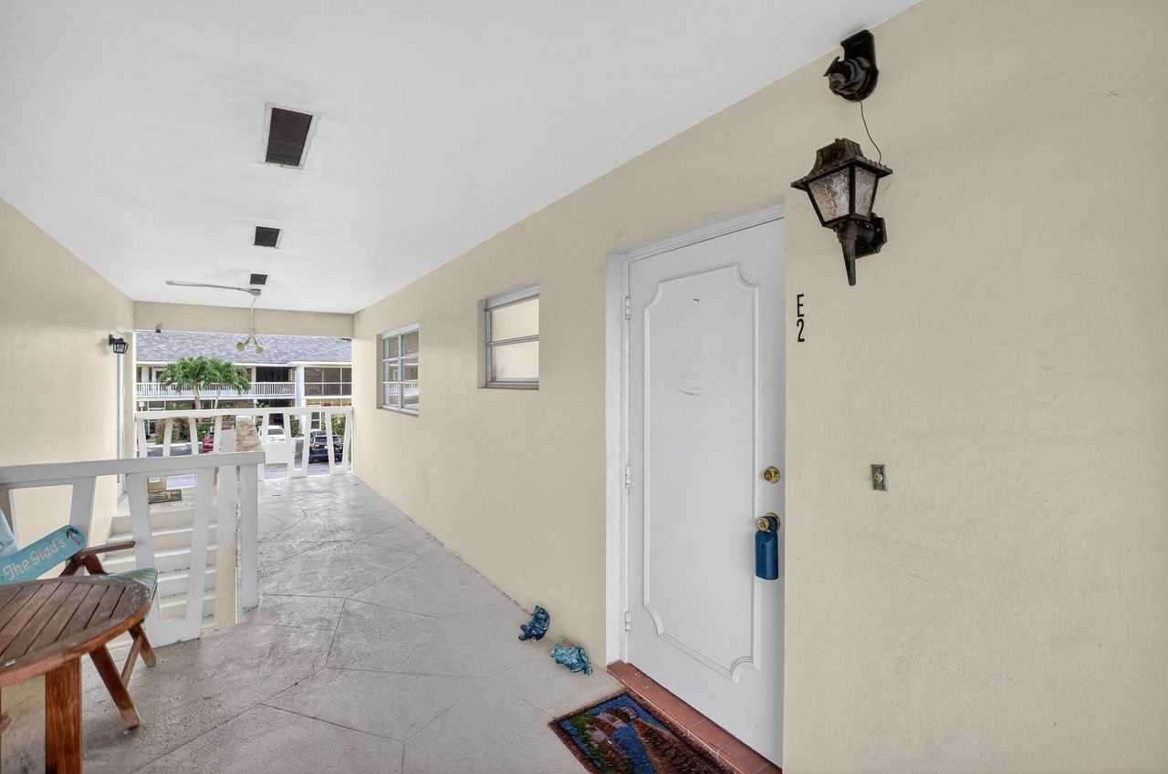 2755 Ne 28th Ave #E2 - Photo 5 of 50