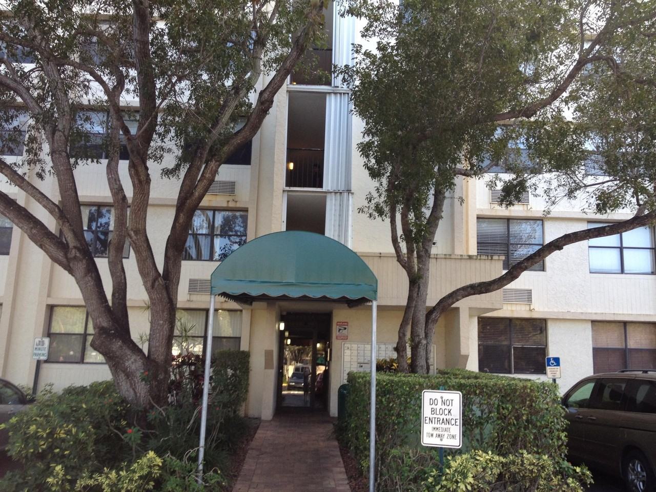 2501 Riverside Dr #213A
